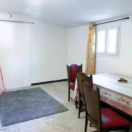 Maisonnette A Villejuif * Villejuif